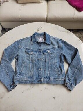 NWT Old Navy Distressed Denim Jacket Size Medium